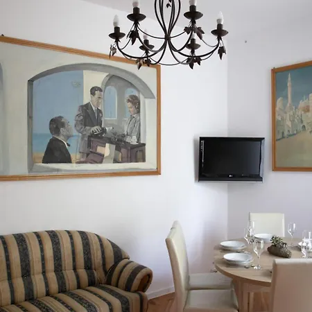 Pomorska 6 Apartment *